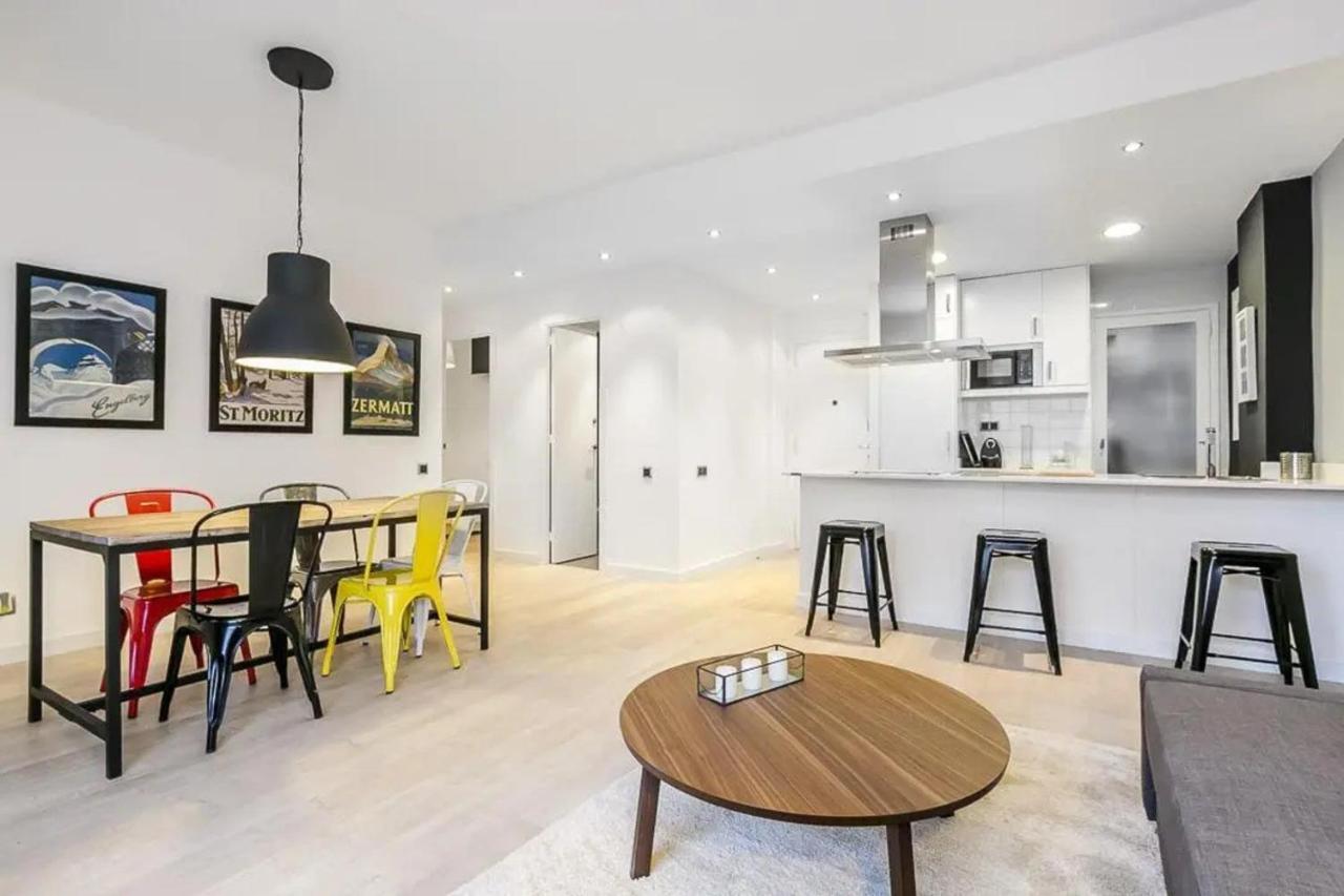 51Sam1021 - Modern Apartment Near Montjuic Барселона Екстер'єр фото